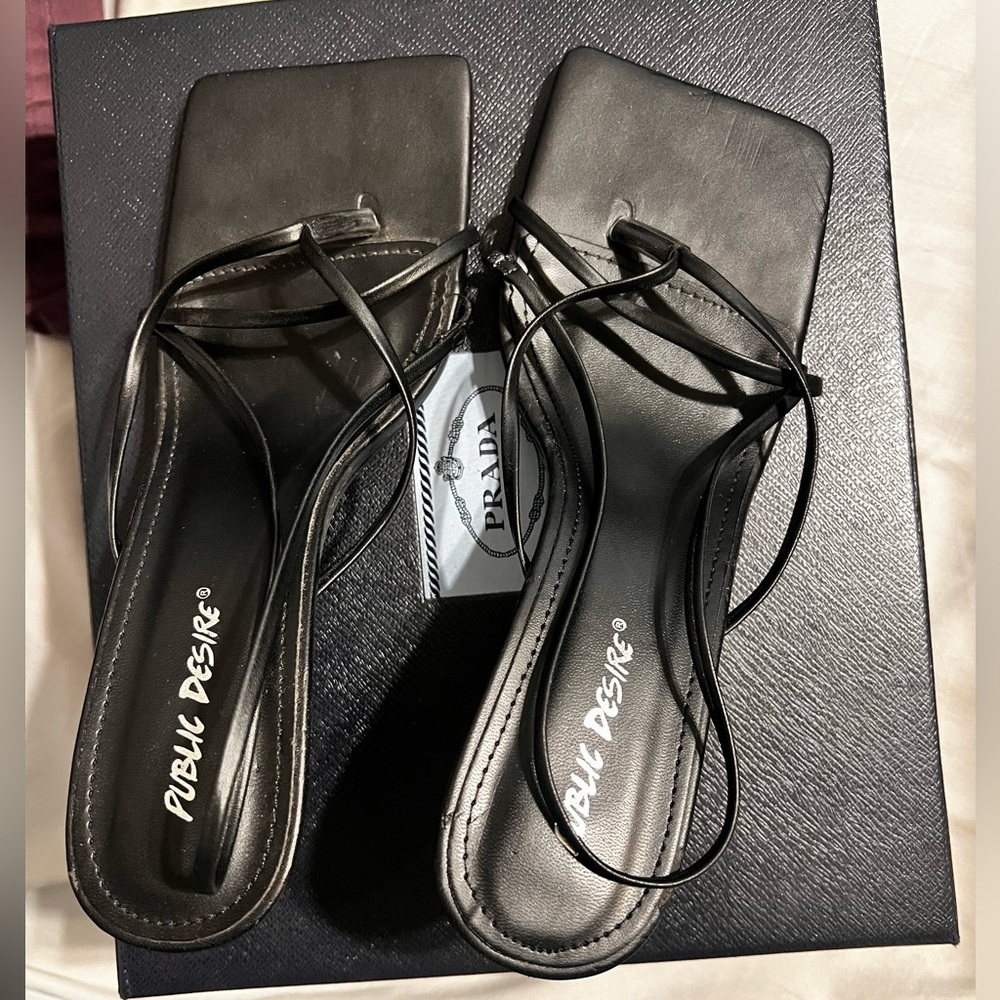 Women’s Public Desire Black Strappy Sandals (Kitten Heels) Size:9 Fits Size 8!